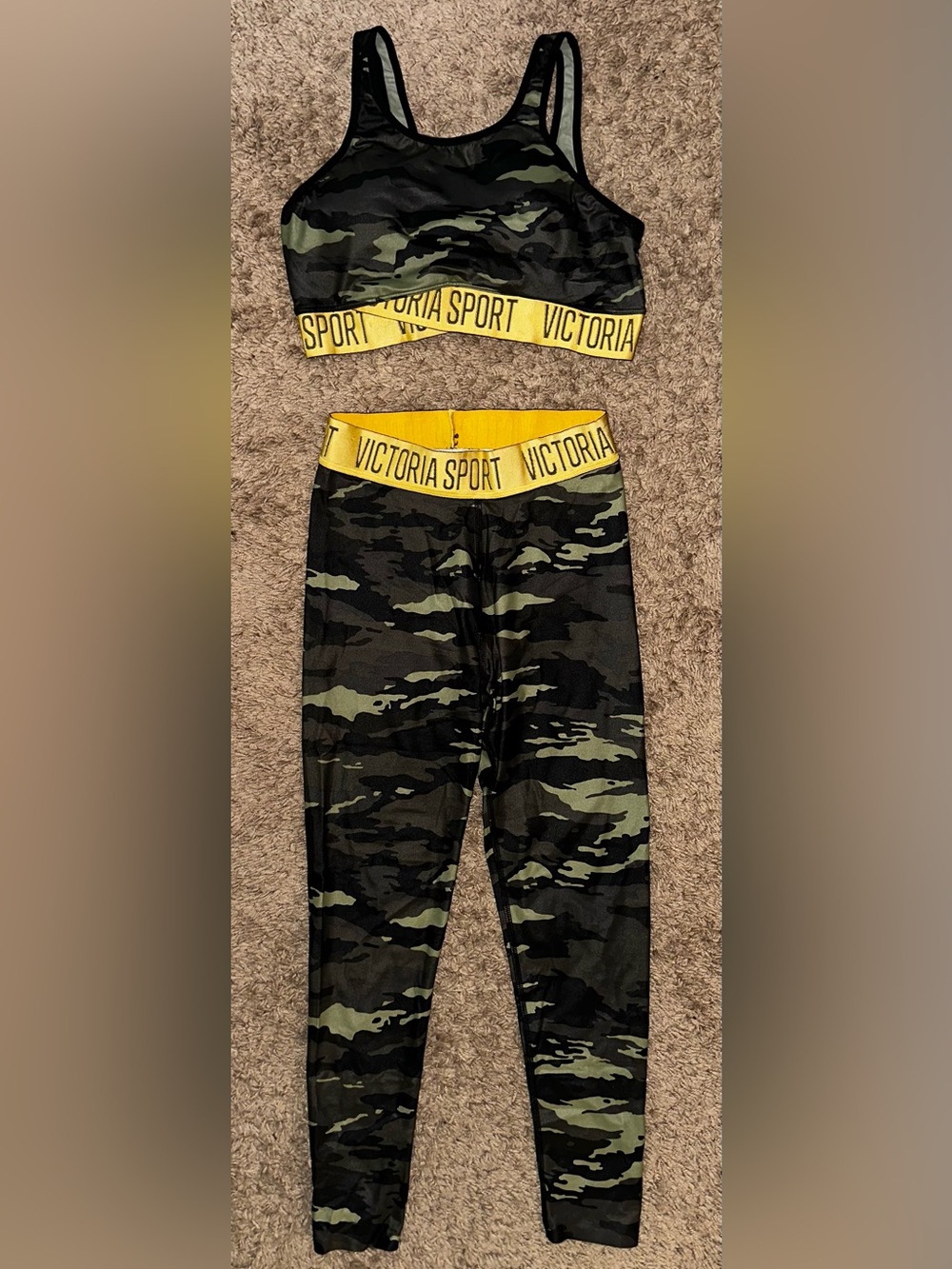 Victoria’s Secret Sport Camouflage & Gold workout SET Bra Large Leggings Small